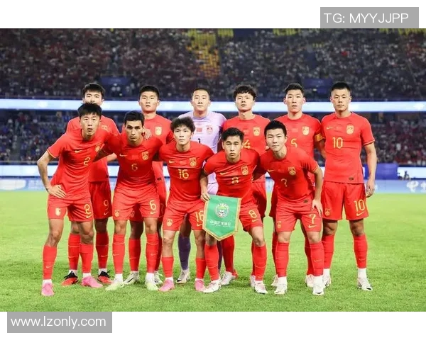 中国足球明星张琳芃：从青涩小将到国足主力的成长历程与未来展望